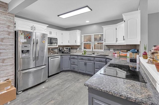 8120 NW Delta Drive, Kansas City, MO 64151