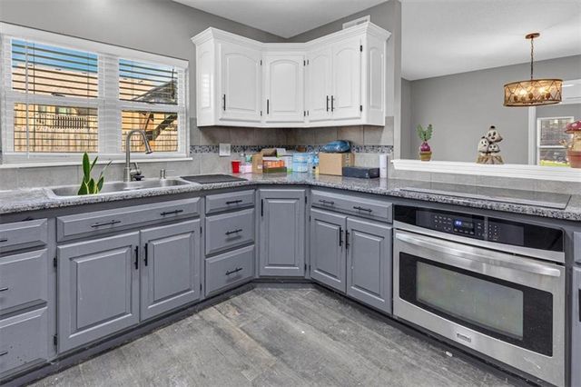 8120 NW Delta Drive, Kansas City, MO 64151