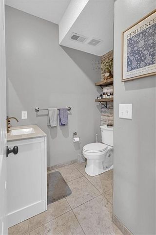 8120 NW Delta Drive, Kansas City, MO 64151