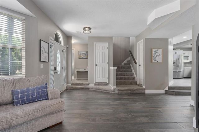 8120 NW Delta Drive, Kansas City, MO 64151