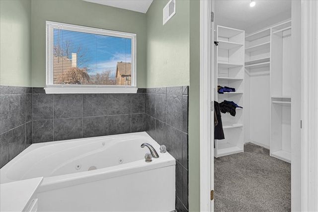 8120 NW Delta Drive, Kansas City, MO 64151