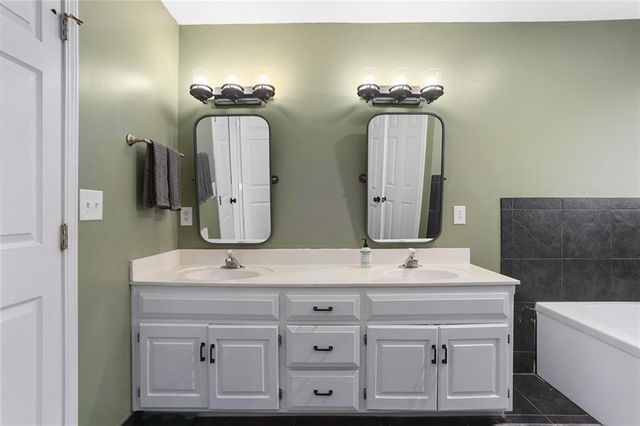 8120 NW Delta Drive, Kansas City, MO 64151