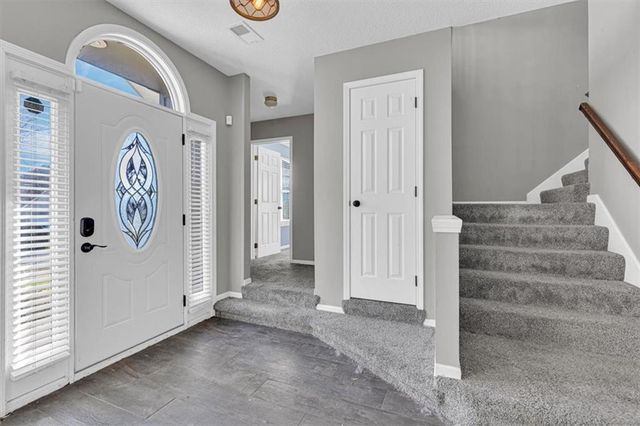 8120 NW Delta Drive, Kansas City, MO 64151