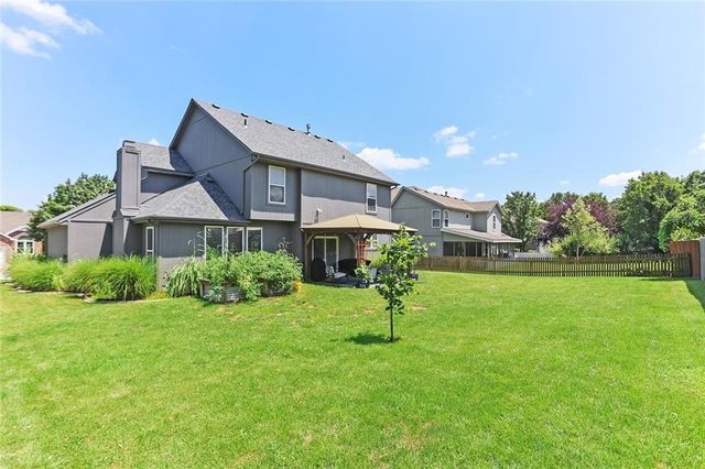 8120 NW Delta Drive, Kansas City, MO 64151