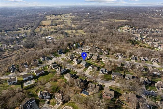 8120 NW Delta Drive, Kansas City, MO 64151