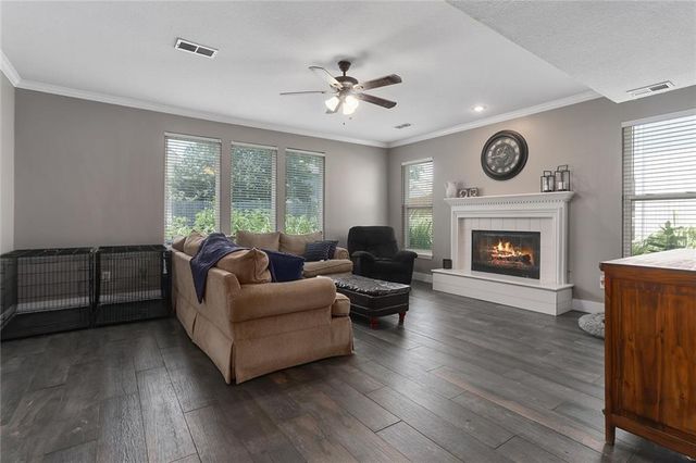 8120 NW Delta Drive, Kansas City, MO 64151