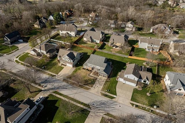 8120 NW Delta Drive, Kansas City, MO 64151