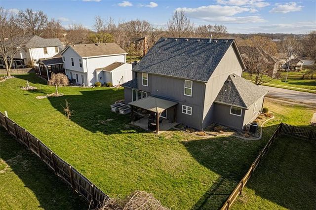 8120 NW Delta Drive, Kansas City, MO 64151