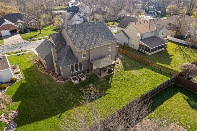 8120 NW Delta Drive, Kansas City, MO 64151