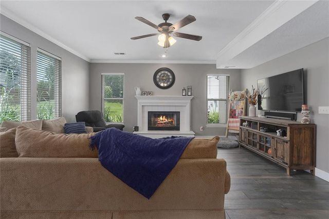 8120 NW Delta Drive, Kansas City, MO 64151