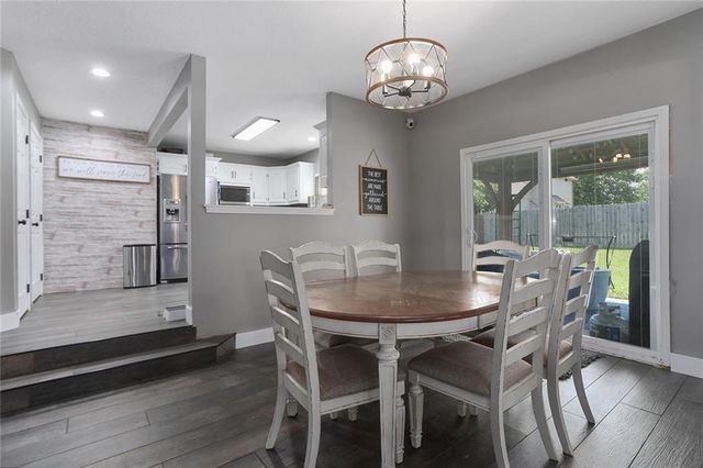 8120 NW Delta Drive, Kansas City, MO 64151