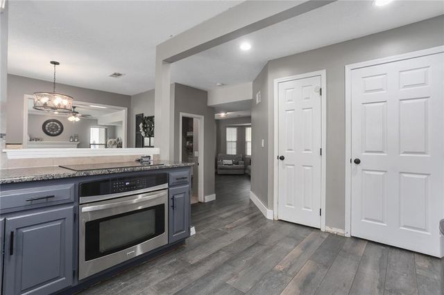 8120 NW Delta Drive, Kansas City, MO 64151