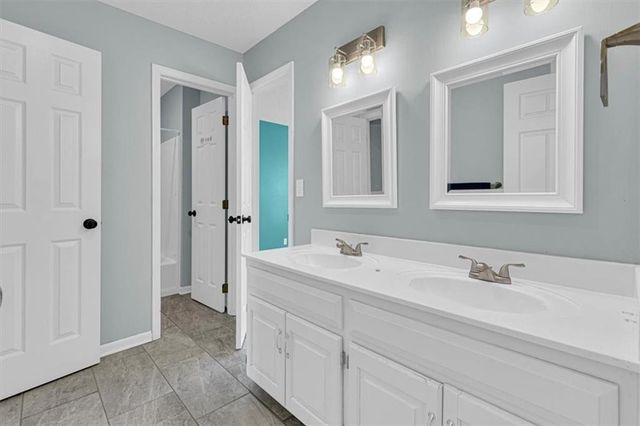 8120 NW Delta Drive, Kansas City, MO 64151