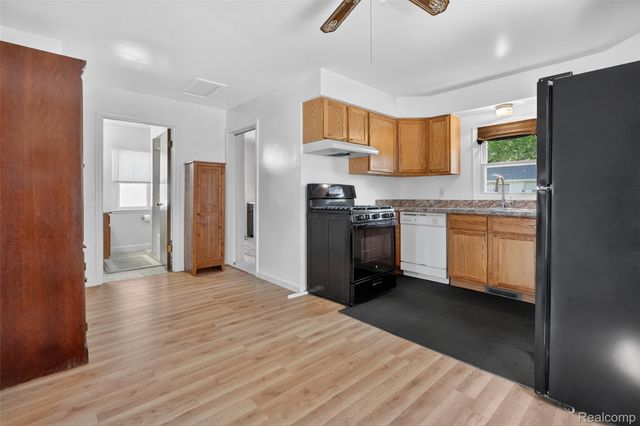 2421 5th Street, Trenton, MI 48183