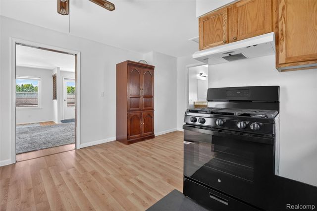 2421 5th Street, Trenton, MI 48183