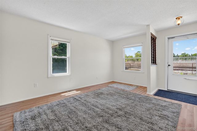 2421 5th Street, Trenton, MI 48183