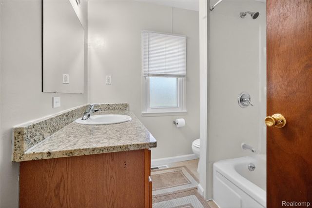 2421 5th Street, Trenton, MI 48183