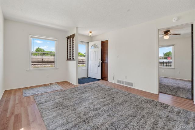 2421 5th Street, Trenton, MI 48183