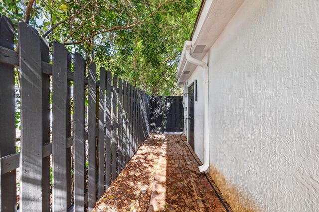 1391 SW 33rd Terrace, Fort Lauderdale, FL 33312