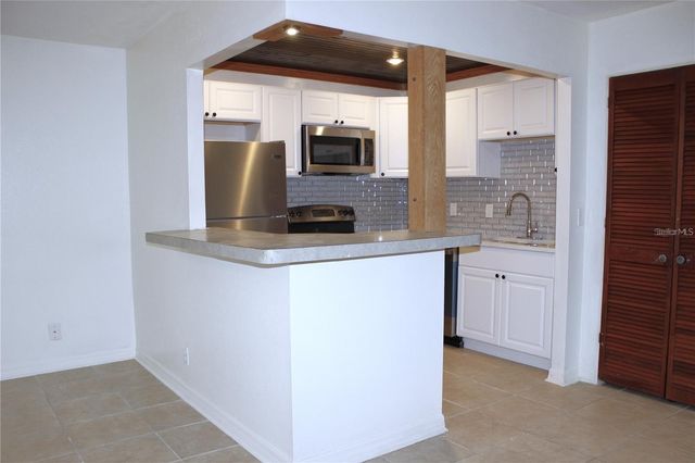 101 CAMBRIDGE TRAIL 194, Sun City Center, FL 33573