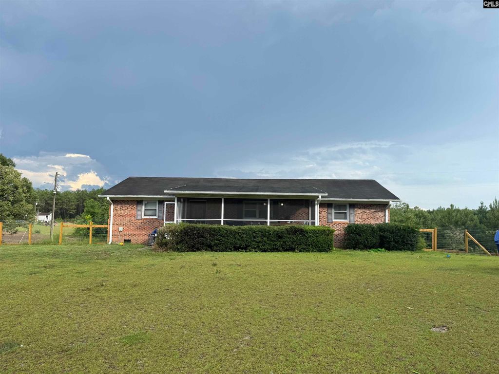 1904 Watkins Road, Cassatt, SC 29032