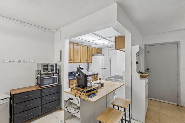 1851 NE 168th St B6, North Miami Beach, FL 33162