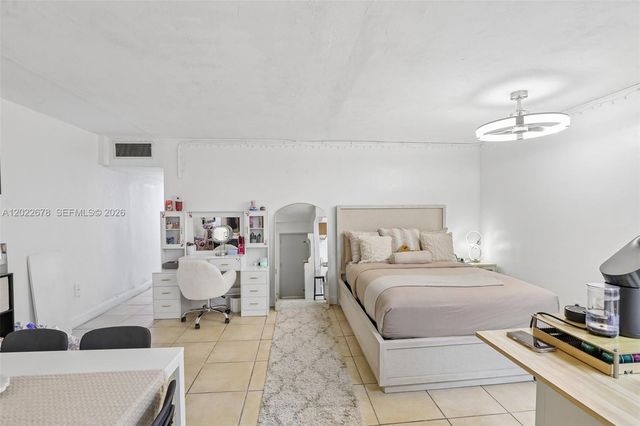 1851 NE 168th St B6, North Miami Beach, FL 33162