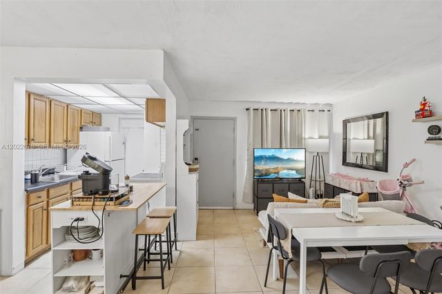 1851 NE 168th St B6, North Miami Beach, FL 33162