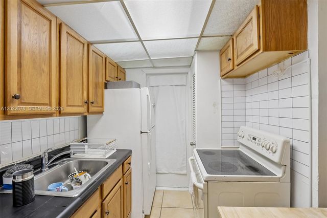 1851 NE 168th St B6, North Miami Beach, FL 33162