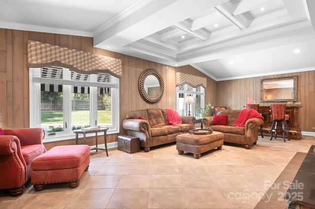 3125 Lake Shore Road S, Denver, NC 28037