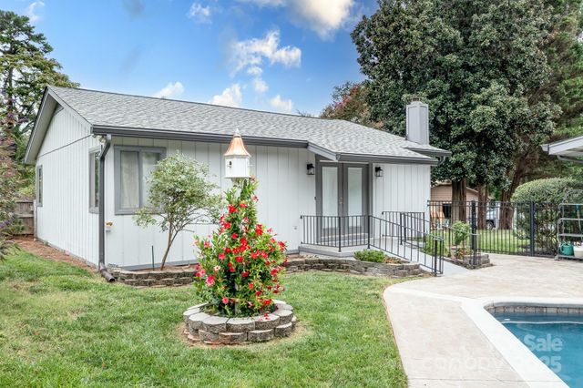 3125 Lake Shore Road S, Denver, NC 28037