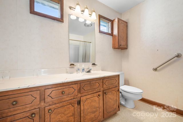 3125 Lake Shore Road S, Denver, NC 28037