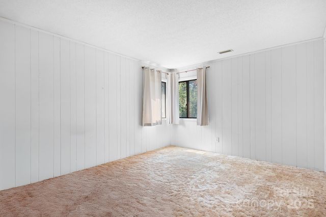 3125 Lake Shore Road S, Denver, NC 28037