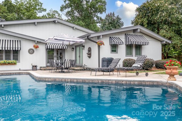 3125 Lake Shore Road S, Denver, NC 28037