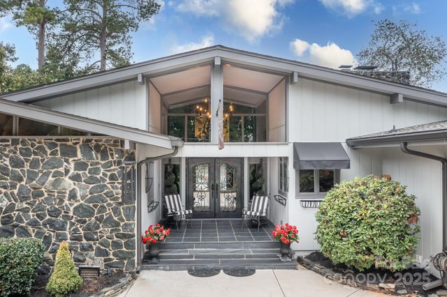 3125 Lake Shore Road S, Denver, NC 28037