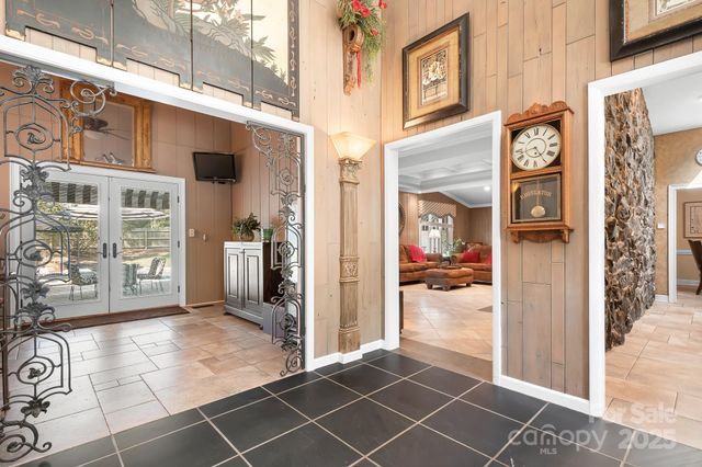 3125 Lake Shore Road S, Denver, NC 28037