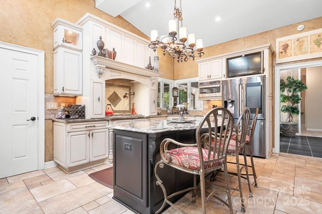 3125 Lake Shore Road S, Denver, NC 28037
