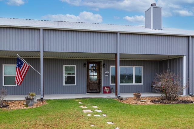 1138 Creekside LN, Weimar, TX 78962