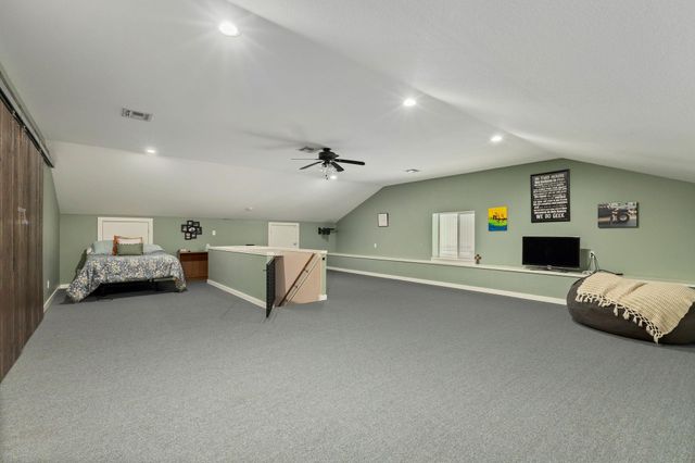 1138 Creekside LN, Weimar, TX 78962