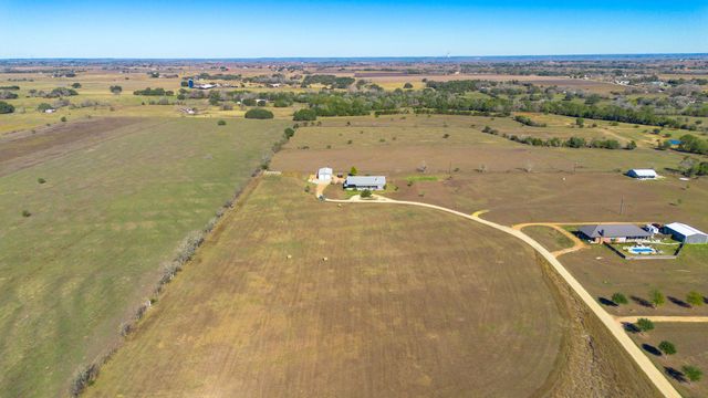 1138 Creekside LN, Weimar, TX 78962