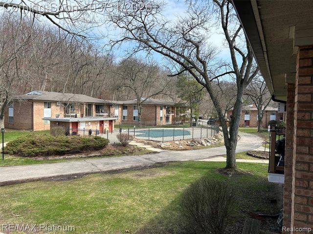 1229 Island Drive 204, Ann Arbor, MI 48105