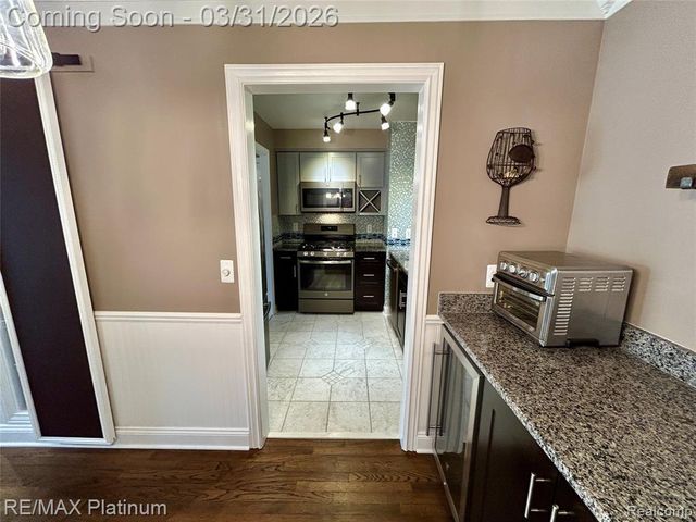 1229 Island Drive 204, Ann Arbor, MI 48105