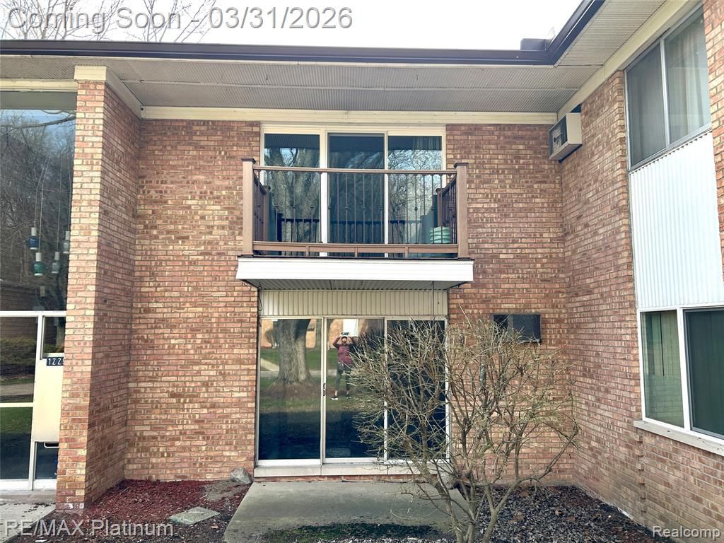 1229 Island Drive 204, Ann Arbor, MI 48105