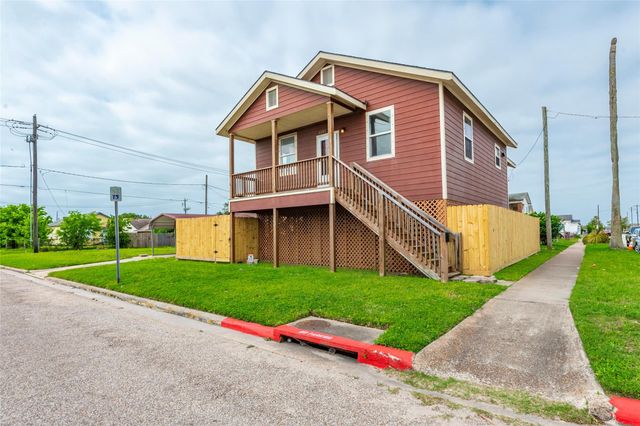 1101 54th Street, Galveston, TX 77551