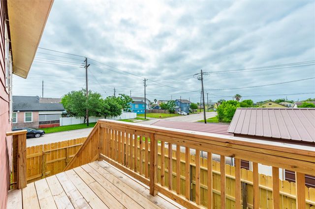 1101 54th Street, Galveston, TX 77551