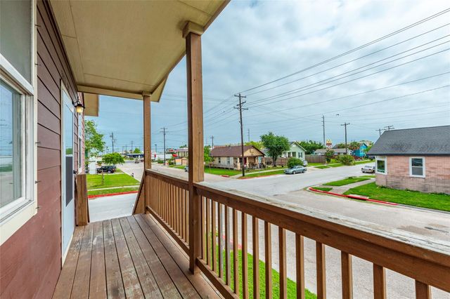 1101 54th Street, Galveston, TX 77551