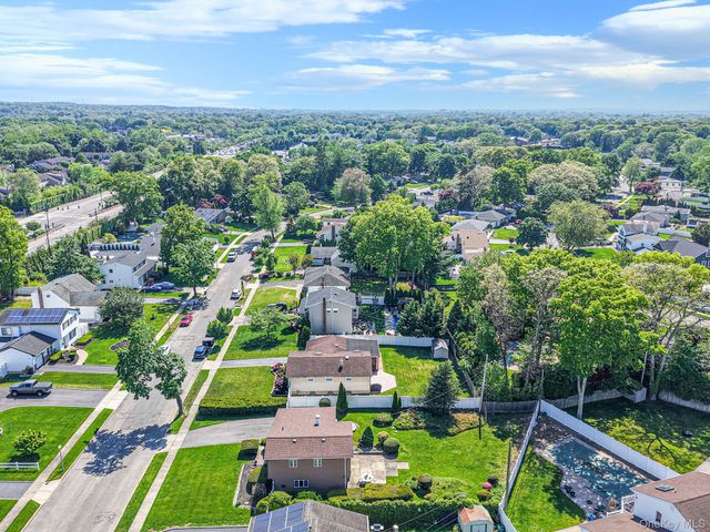 33 Brilner Drive, Smithtown, NY 11787