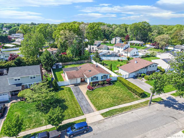33 Brilner Drive, Smithtown, NY 11787