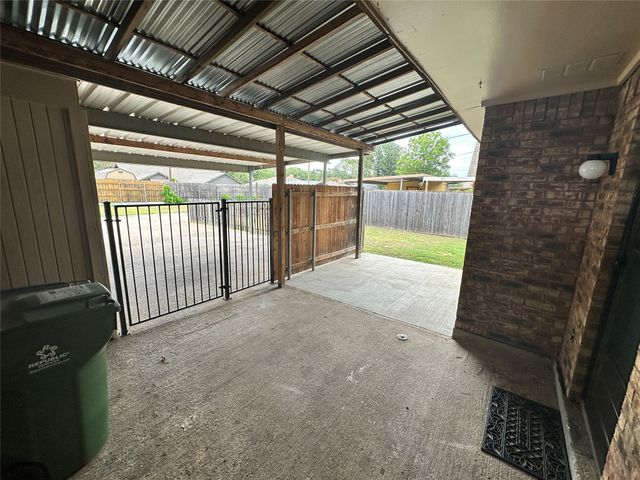 1305 Lovell Drive, Arlington, TX 76012