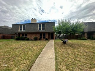 1305 Lovell Drive, Arlington, TX 76012